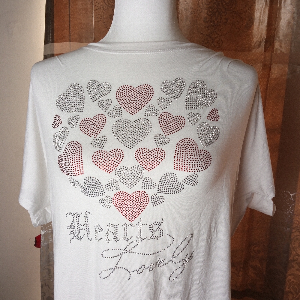 Cute Hearts Graphic T-shirt